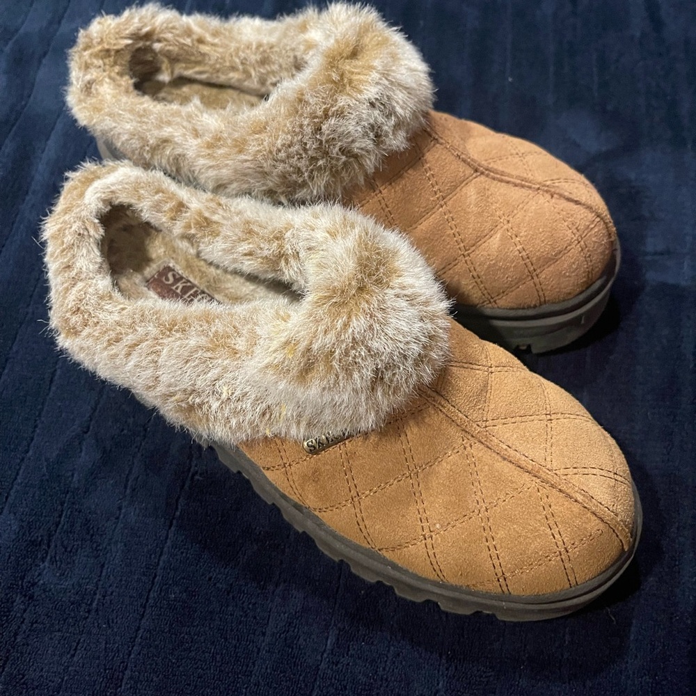 Skechers Clog Size 7 Chestnut Suede Faux Fun Chunky Platfrom Mule
